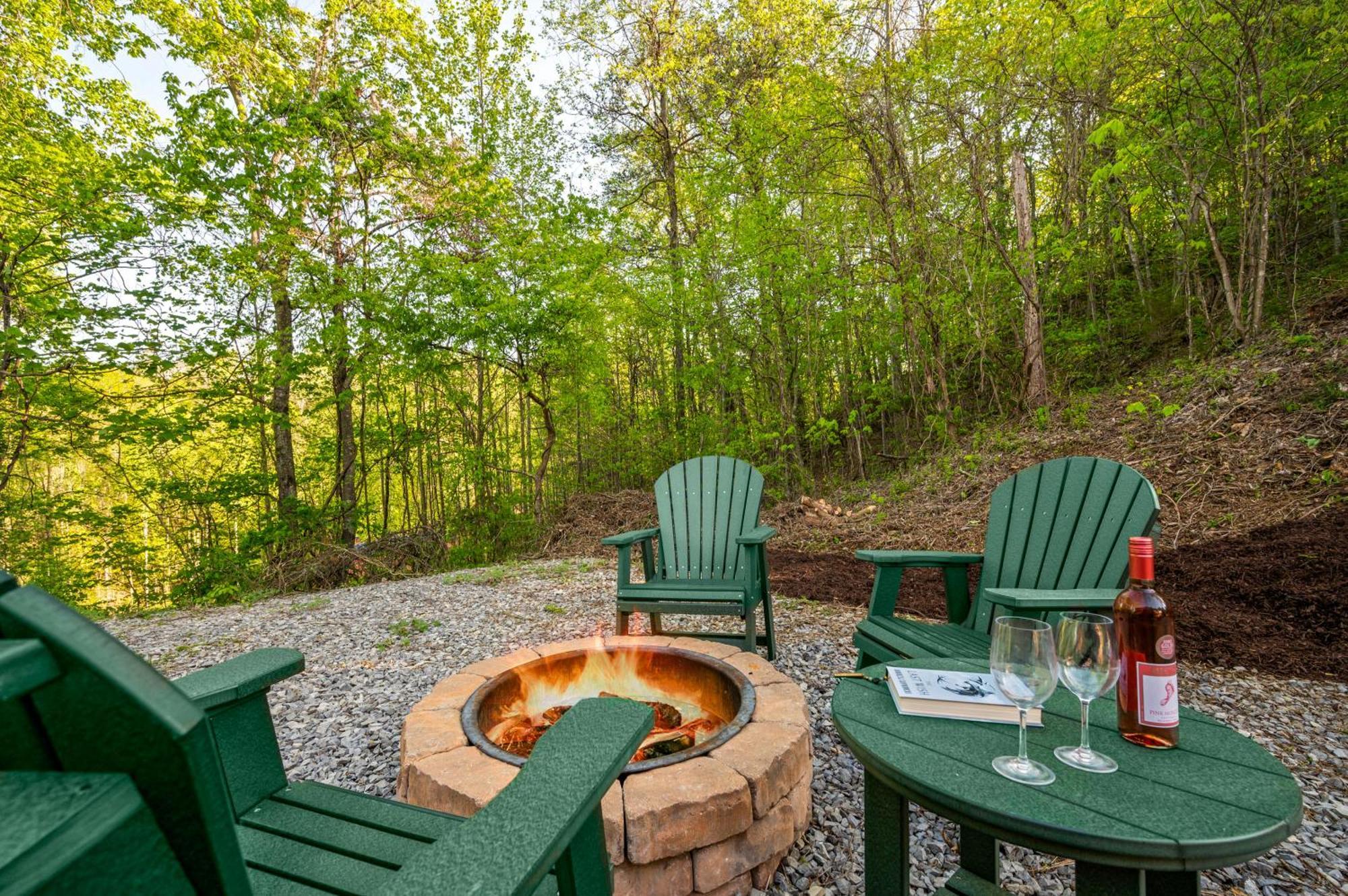 Easy Livin - Secluded Family Log Cabin Villa Sevierville Exterior photo